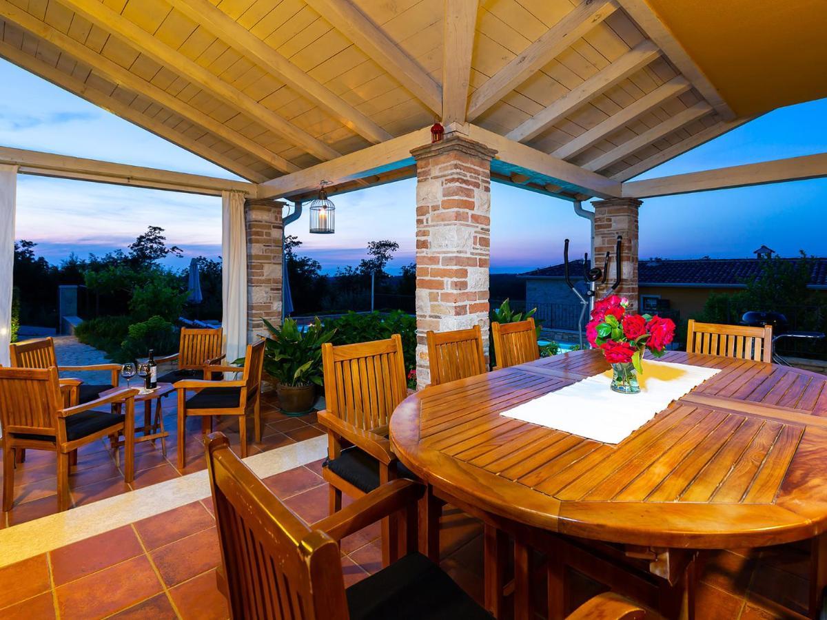 Villa Salvea With Heated Pool Montizana Экстерьер фото